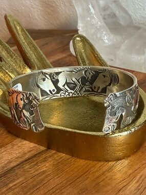 Lloyd Becenti Navajo Handmade Storyteller Horse Bracelet Cuff